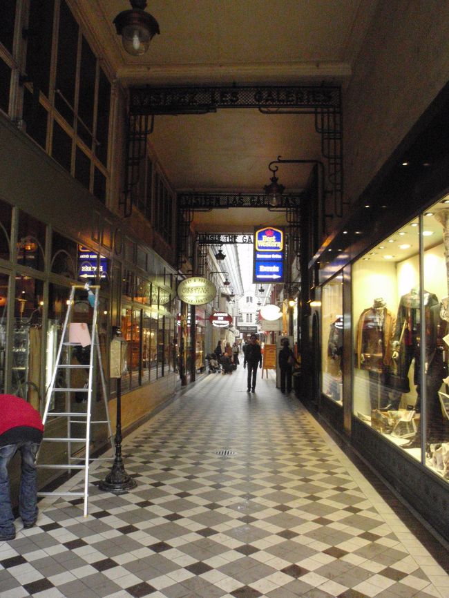 何となく雰囲気のある商店街ですね。