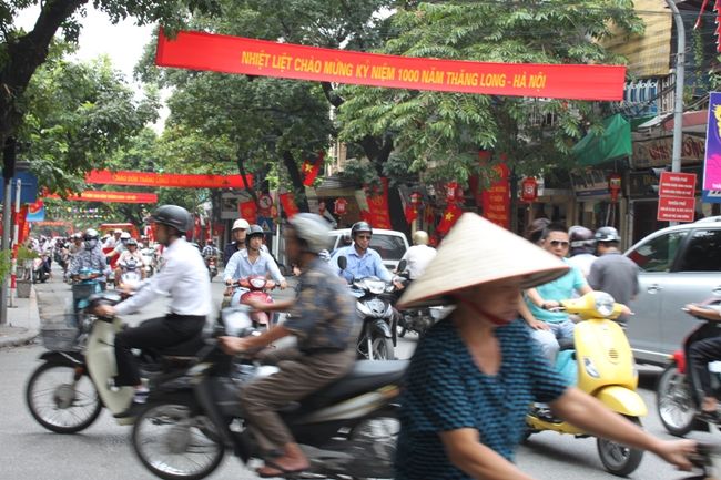 交差点も行ったもん勝ち？<br />よく事故が起きないもんです。<br /><br />