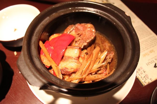 『カー・コー・ト』<br />（ヌックマムとココナッッジュースで煮込んだ魚）<br /><br />これ、絶品でした。<br />豚の角煮味の魚版。おふくろの味（日本好み）