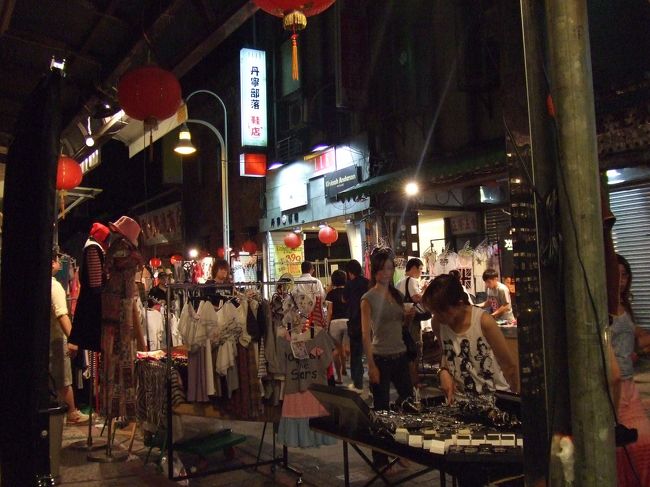 夜市を満喫して、タクシーでホテルに戻りました。