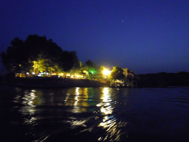 水周辺が熱風・・・なぜ・・・・。