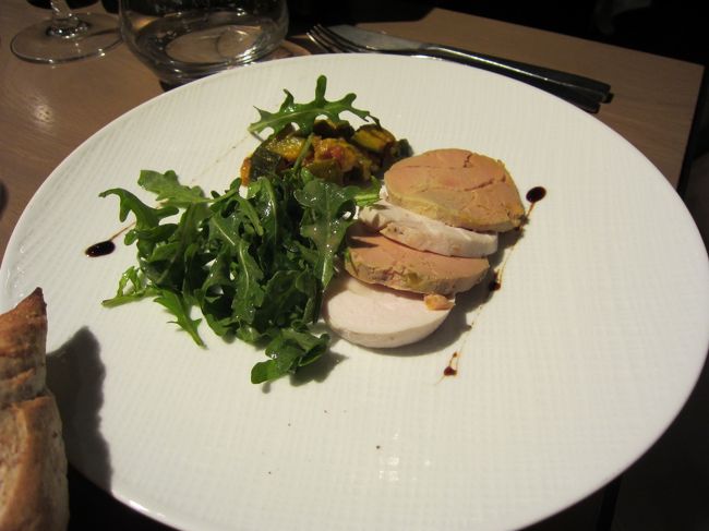 ここからは、お隣さん達の料理を撮らせてもらいました。↓↓<br />どれもおいしそう〜!!