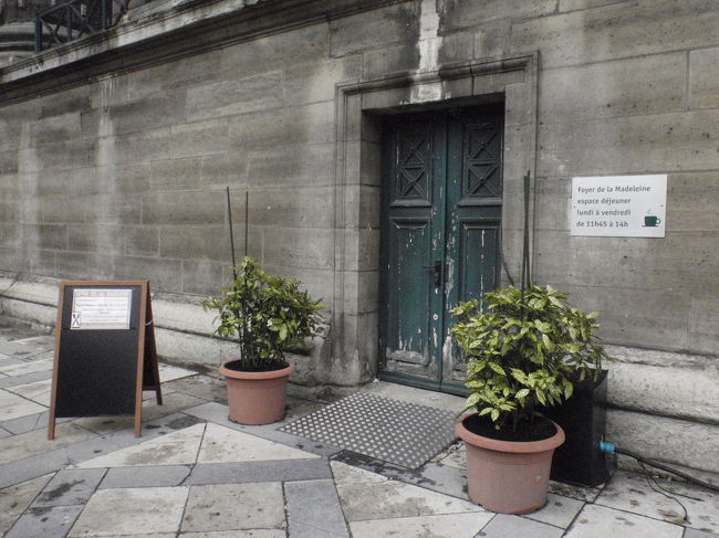 しゃあない、教会を見るか（頭はお昼ご飯ばかり）