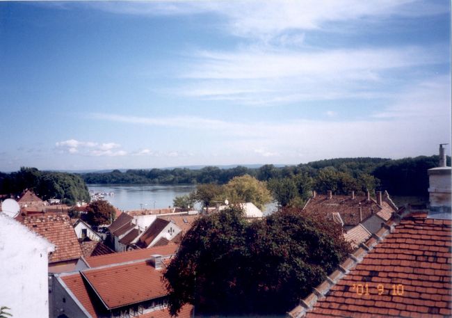 今日はブタペストから北に20kmほど行ったセンテンドレという町に行きました☆<br /><br />かわいいお家が並んでいます♪<br /><br />今日は良いお天気☆<br />