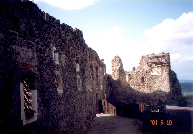 要塞まで行きました！<br /><br />結構坂道で疲れました。<br /><br />でもここからの眺めは最高〜。