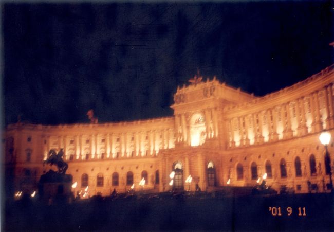 オペラ座のライトアップです！<br /><br />