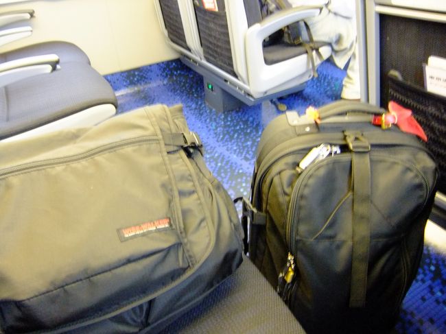 自宅を9：00過ぎに出ました。<br />日暮里駅からは京成電鉄の新型スカイライナーに乗車。<br />