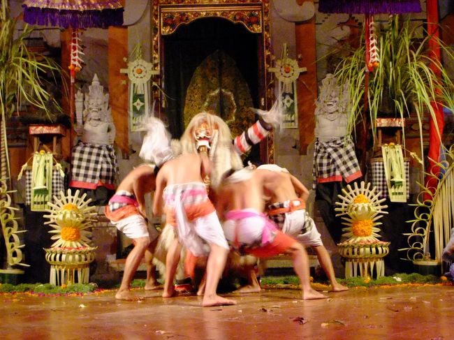 車チャーター、美術館巡りとティルタサリ公演鑑賞<br />http://4travel.jp/traveler/ankou/album/10510495/<br /><br />ネカ美術館、アルマ美術館、チュルク村のシルバー屋さん、バリハンディ、<br />マンガ・マドゥ（夕食）、ティルタ・サリ公演鑑賞<br /><br />