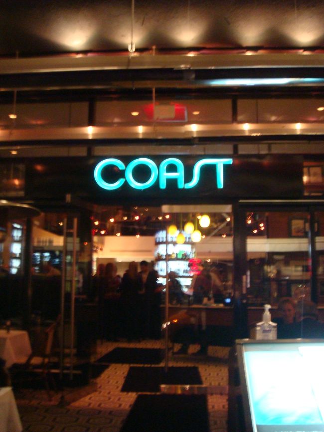 基本はホテルで自炊でしたが、<br />美味しいごはんにありつける日もありました♪<br /><br />なかなかグッドチョイスだった「COAST」。