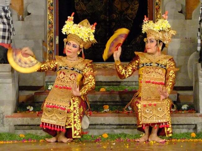 レゴン・ジョボック<br /><br />叙事詩「ラーマヤーナ」の中からの演目