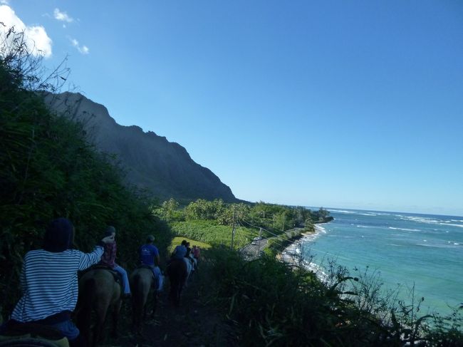 海が見える海岸沿いの道を進みます。<br /><br />
