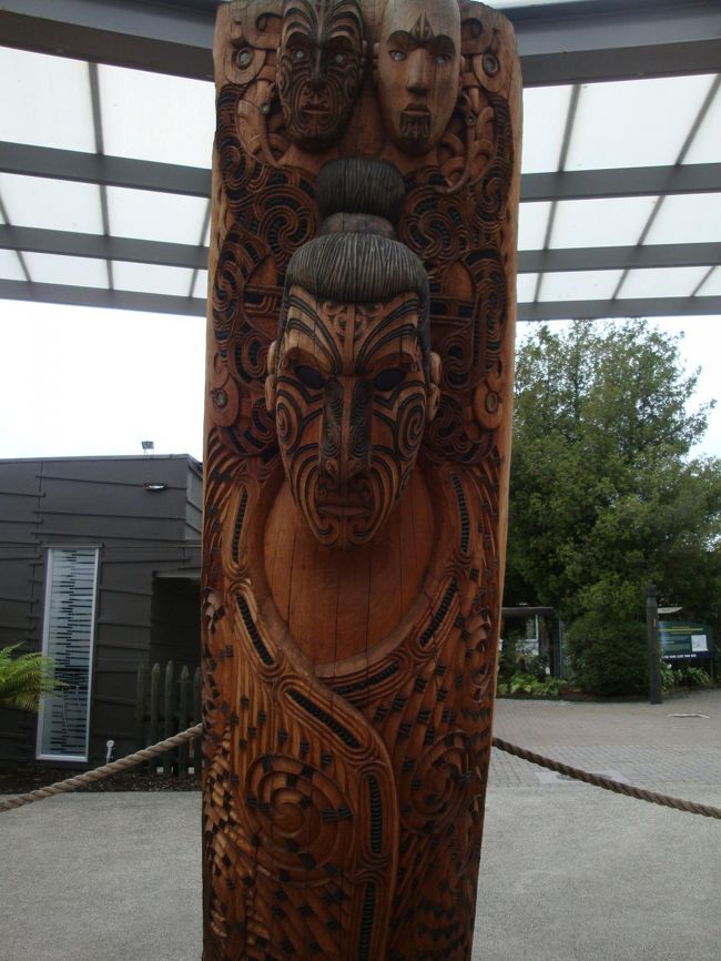 １２の神々の彫刻の１つ