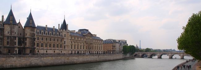 セーヌ河を渡り…