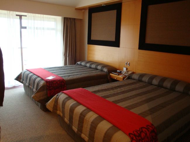 部屋に行き、ゆっくりします<br /><br /><br />ベッド