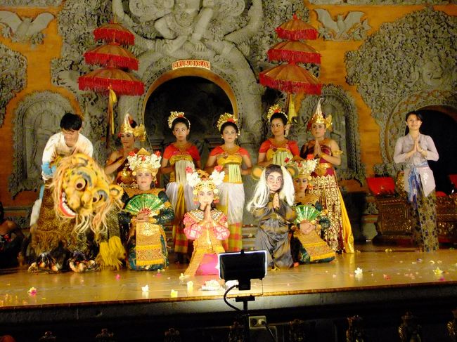 楽しませてもらいました。<br /><br />金曜日のティルタサリはバリ島ひとり旅（５）に載せています。<br />http://4travel.jp/traveler/ankou/album/10510495/