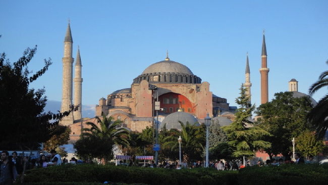 外から見るアヤソフィア