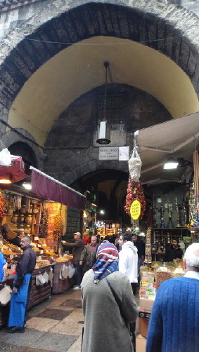 イスタンブールのエジプシャン・バザール。<br />グラン・バザールもいいけど、こちらも買い物しやすいです。