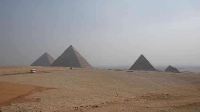 やはり壮観、３大ピラミッド