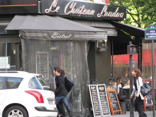 ホテルの目の前のカフェ