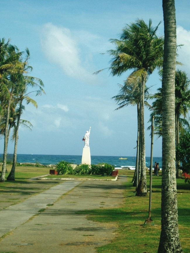 ん？？<br />自由の女神もどきか！？