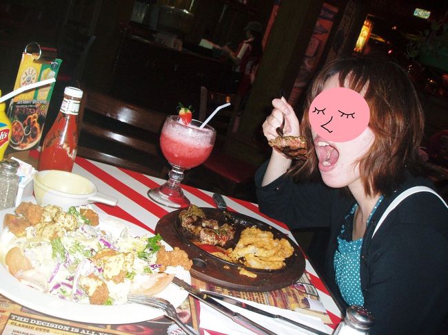 ＤＦＳ横の１階、マクド横のレストラン☆<br />とりあえずデカい！？<br />大きさ３つぐらいあっても小さいのはないって言われた(-_-;)