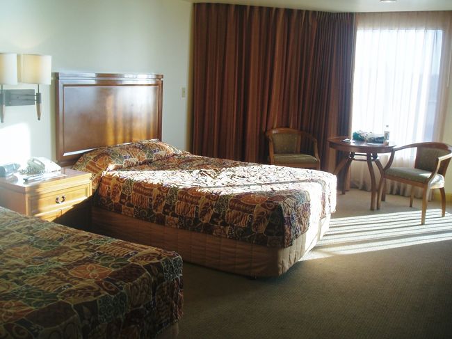 妹とはアウトリガー泊☆<br />ここは場所最高！！<br />今度行くならココに泊るな♪<br /><br />１回目はニッコー泊☆<br />全室オーシャンビューで景色もいいし良かったよ。<br />朝食のトマトジュースがぽぽ好み(笑)<br />何といってもいいのが夜！！