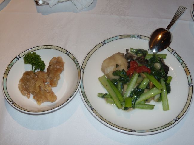 そして、ミステリアス・マスカレードの抽選を当ててくれてさらに上機嫌になった私は、ミラコスタのシルクロードガーデンにてランチを予約。<br /><br />メニューは<br />2800円の選べるコース<br /><br />から揚げ<br />野菜の炒め物