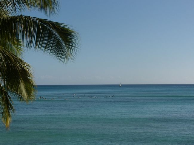 これがワイキキの景色なのね。<br /><br />いつも、DFSとアラモアナしか行かなくてごめんなさい。<br /><br />ヘンブリーマッサージ50分、カップルームでジャグジー25分使用。<br />2人で4万円くらい。<br /><br />寝不足＆気持ちいいでぐっすりタイムでした。<br /><br />その後、水着に着替えてジャグジーに浸かりワイキキの絶景に酔いしれる。