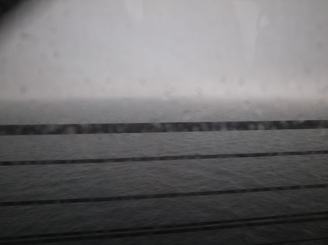 スウェーデンからデンマークへ<br />国境を超えるオーレスン大橋<br />Øresundsbroen（読み方がいろいろあって？）<br /><br />