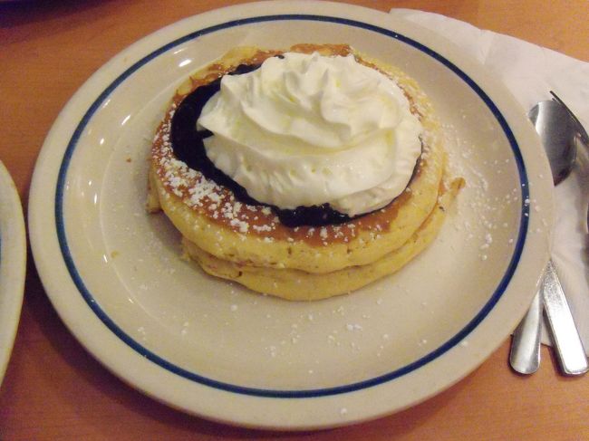 こちらは、ダブルブルーベリーパンケーキ