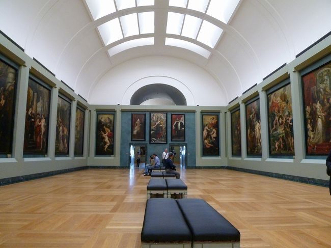 マイナーな絵画の部屋は<br />人が少なくほっとしました。