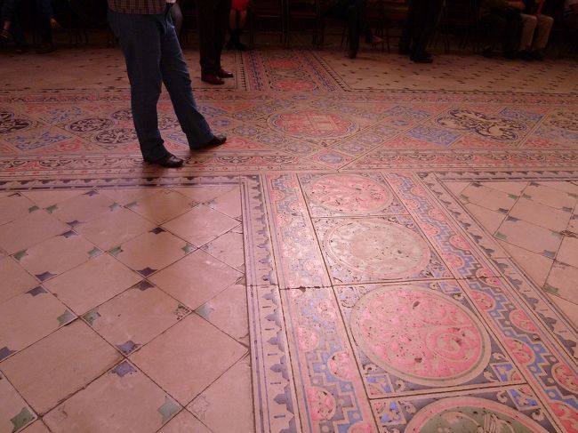 床も凝ってます。