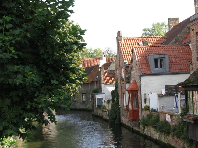 運河に面した家並み