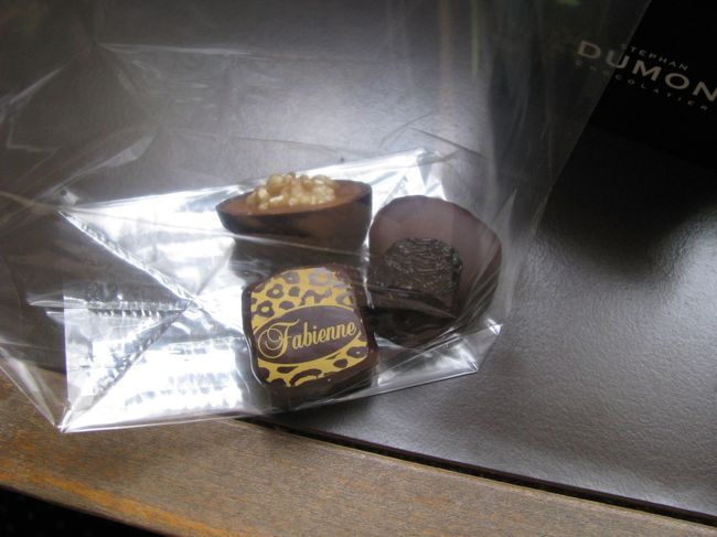 ｢The Chocolate Line｣で味見に買ったチョコレート　<br />３粒　２．４ユーロ(計り売り)
