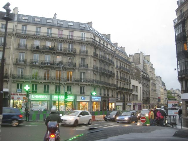 ちょっぴり雨模様です。