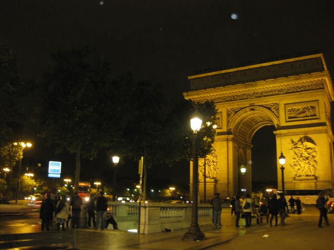 凱旋門に行きました！