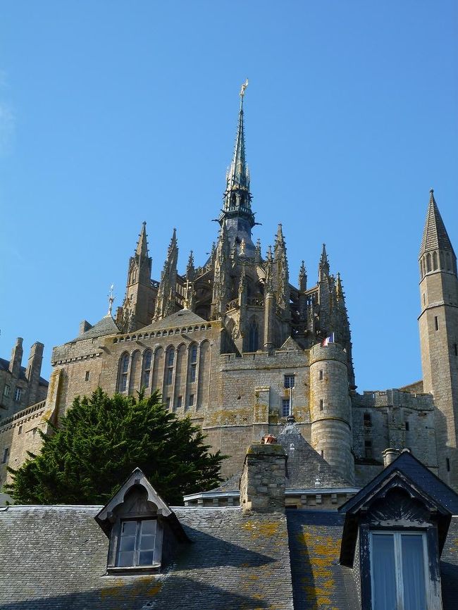 帰りは17：25　モン・サン・ミッシェル発のバスに乗りました。<br />モンパルナス駅着21：10。<br /><br />ミカエル君、さようなら。また会いましょう〜