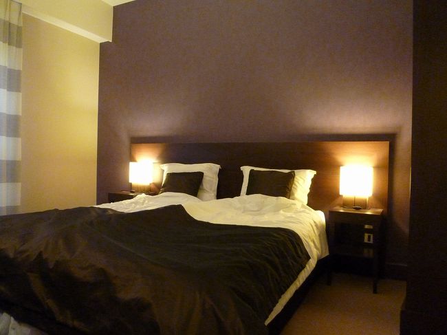 別室には2つのベット。