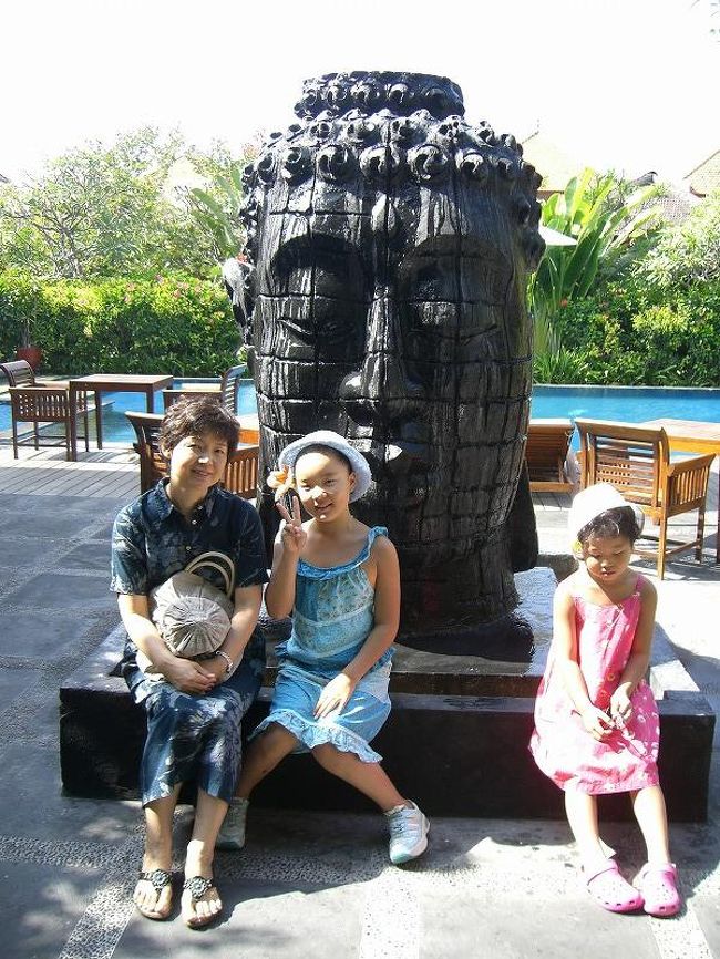 メインエントランス前にあるオブジェ