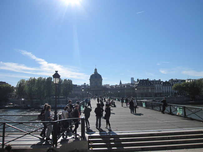 ＜バスでパリ市内観光＞<br /><br />セーヌ川周辺