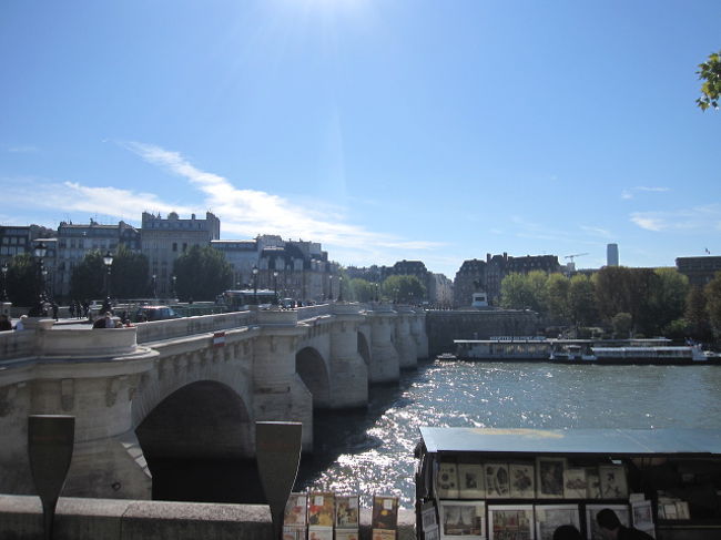 ＜バスでパリ市内観光＞<br /><br />セーヌ川周辺