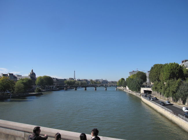 ＜バスでパリ市内観光＞<br /><br />セーヌ川周辺