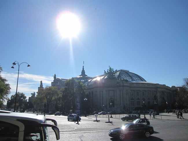 ＜バスでパリ市内観光＞<br /><br />コンコルド広場はシャンゼリゼ通りに近いので・・・<br /><br />次は！！！