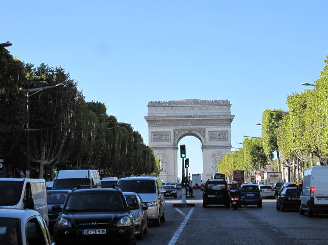 ＜バス下車し徒歩で観光＞<br /><br />わーー！！ＴＶで観たのと一緒★<br />ヽ|・∀・|丿興奮！！！