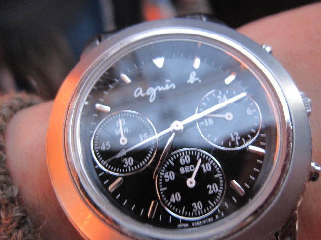 ＜エッフェル塔＞<br /><br />１９時１３分　日没です。<br /><br />太陽が沈んだ後は拍手が起こりました。<br /><br /><br />この時間のエッフェル塔はオススメです。<br />なぜなら、日没後はライトアップされるので色んなエッフェル塔を見れるので♪