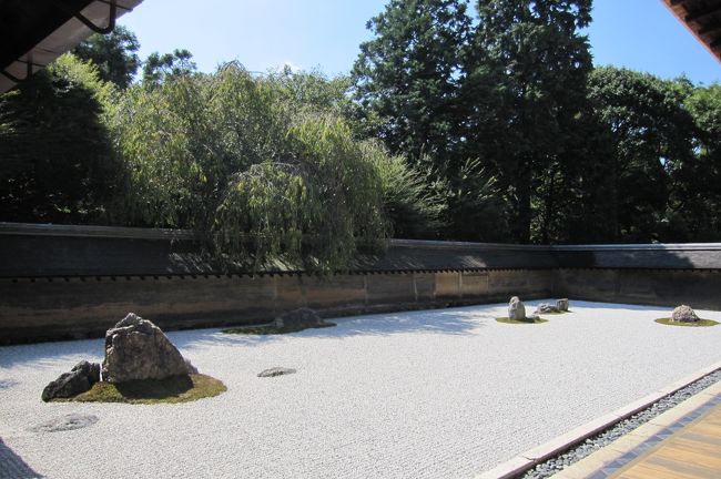 2010秋、石庭の龍安寺(2/5):石庭モデル、実物の石庭、金箔下地 2010秋、石庭の龍安寺(2/5):石庭モデル、実物の石庭、金箔下地