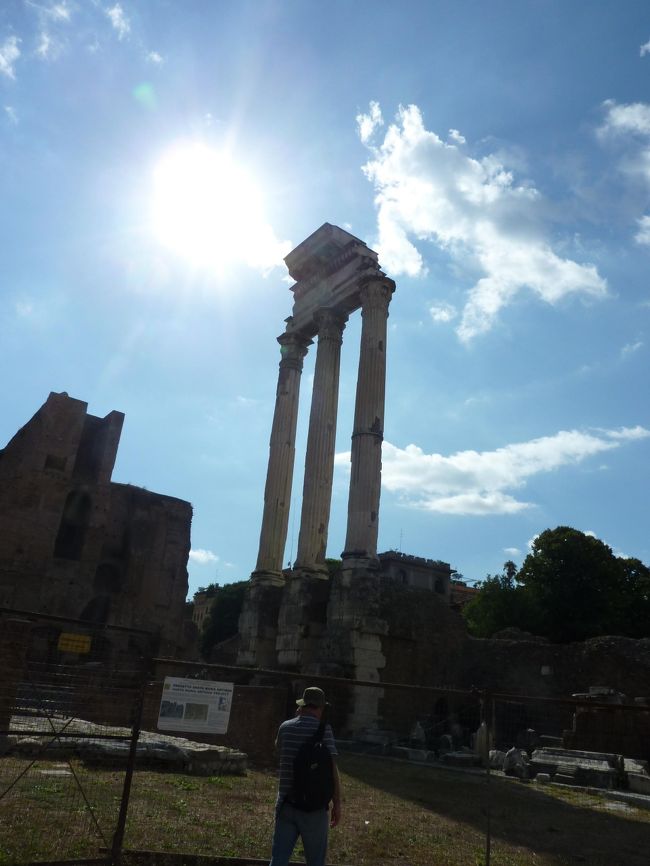 なんで３本だけで立っていられるの？