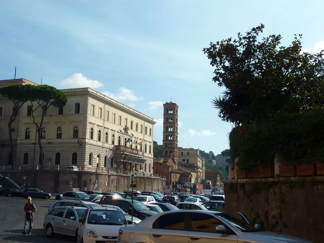 見えました。サンタマリアインコスメディアン教会。