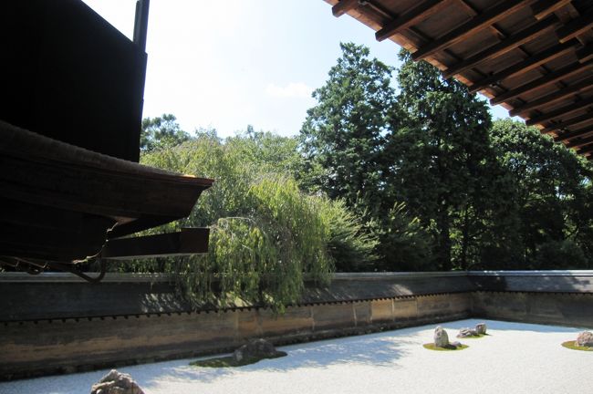 2010秋、石庭の龍安寺(2/5):石庭モデル、実物の石庭、金箔下地 2010秋、石庭の龍安寺(2/5):石庭モデル、実物の石庭、金箔下地