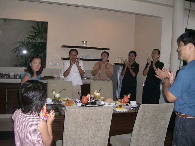 みんなでHappeyBirthdayを合唱。